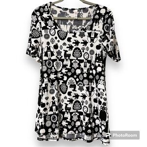 LuLaRoe women size small perfect tee unicorn print it’s a small world split side